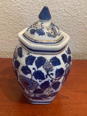 Vintage White Ceramic Ginger Jar with Blue Flowers and Gold Trim with lid